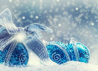 Happy Holiday Greetings: What to Write in a Holiday Card This Year