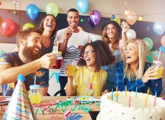 125+ Special Birthday Greetings to a Friend (With Free Images)