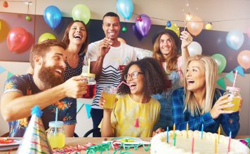 125+ Special Birthday Greetings to a Friend (With Free Images)