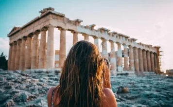 10 Short Greek Myths (Famous and Little Known)