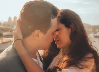 17 types of kisses to conquer your partner