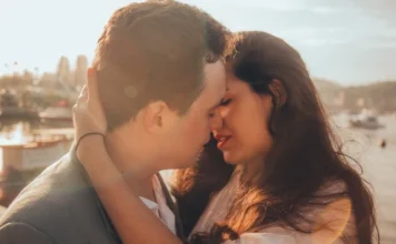17 types of kisses to conquer your partner