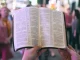 25 phrases and biblical quotes of love, short, for young people and more