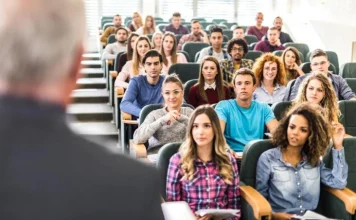 25 Phrases to Motivate College Students