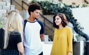 25 basic English questions (with answers) that you must learn