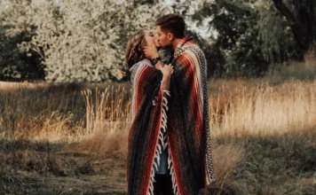 30 short love phrases for lovers and romantics