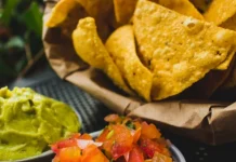 How to make homemade guacamole in 4 easy steps