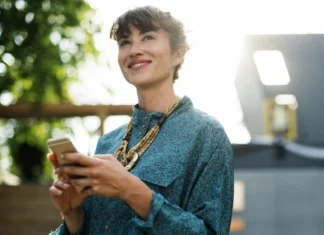 How to unlock a mobile for free (iPhone and Android)