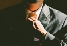 How to tie an easy and elegant tie knot