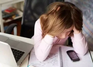 ▷ Mobile Phone at School: Advantages and Disadvantages