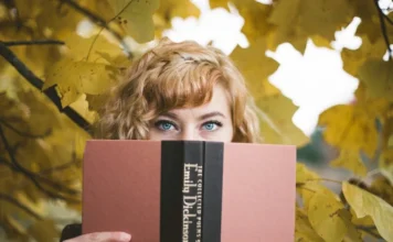 The best poems of 4 stanzas about love and life