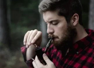 What are hipsters like, what clothes do they wear and what music do they listen to?