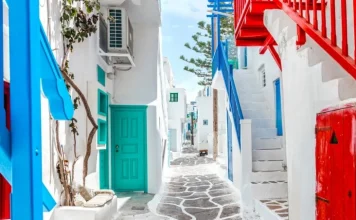 A trip to the Greek islands: tips and destinations