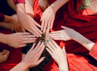 Decorated nails: trends and hottest colors