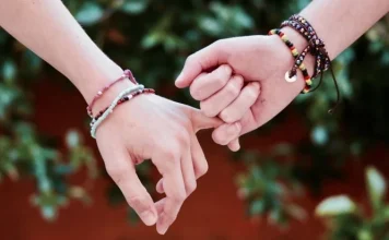 Friendship between zodiac signs: which ones get along best?