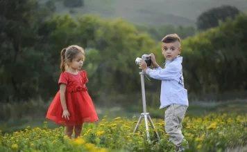 How to dress children in spring