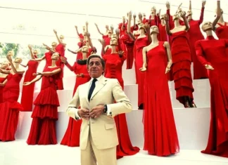 Rosso Valentino, the history of the Italian designer’s color