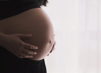 What are the VIPs who became mothers at 50 and over