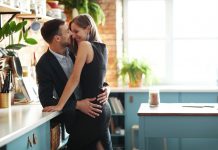 Incall vs Outcall Escort Services – Pros & Cons